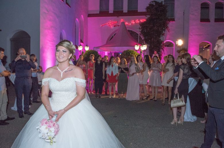 Γαμος στην Γερμανια, Πραγματικοί γάμοι