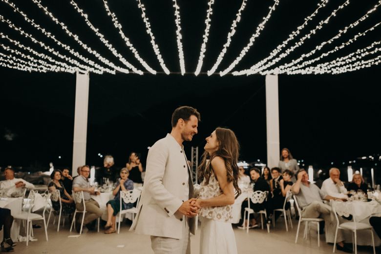 Wedding | Mani, Πραγματικοί γάμοι