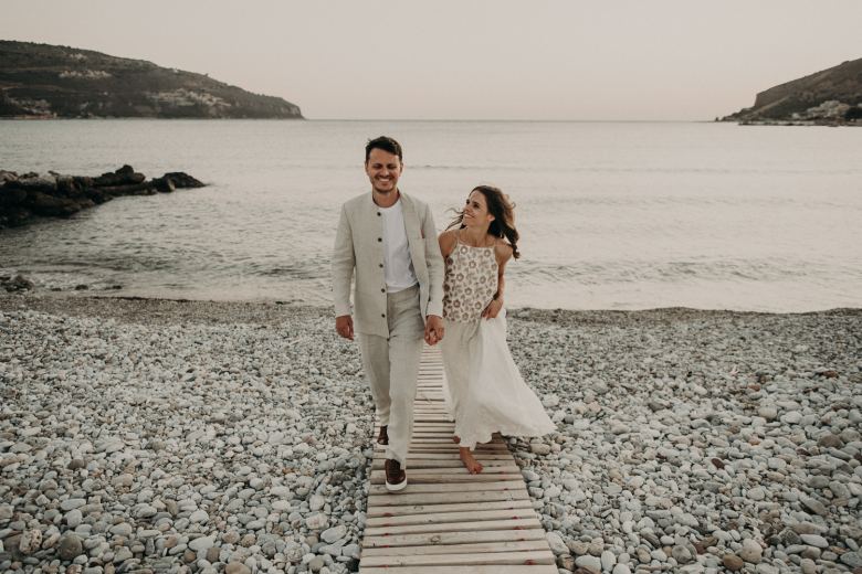 Wedding | Mani, Πραγματικοί γάμοι