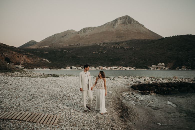 Wedding | Mani, Πραγματικοί γάμοι