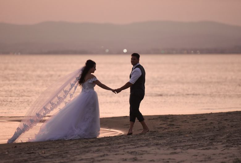 Konstantinos & Marina, Πραγματικοί γάμοι