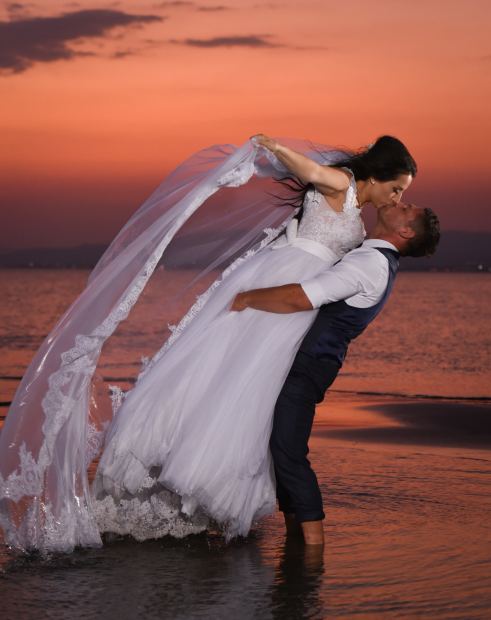 Konstantinos & Marina, Πραγματικοί γάμοι