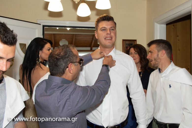 Η φωτογράφιση γάμου του Παναγιώτη και της Αργυρούλας στον Βόλο